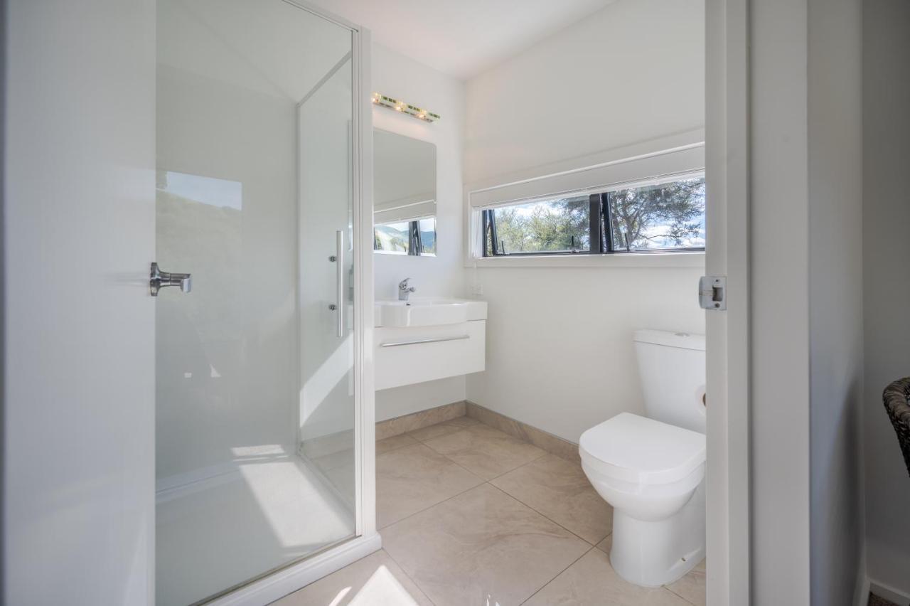 Million Dollar View - Takamatua Holiday Home Akaroa Buitenkant foto
